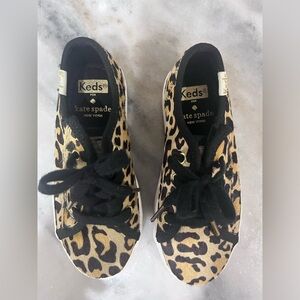 Never worn! Kate Spade kids NY Kickstart shoe, girls size 9, Velcro closure